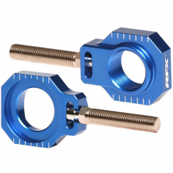 Bucșă bloc pentru axa spate RFX Pro 2 Rear Axle Adjuster Blocks - Blue Husqvarna FE 14-23 / TE 14-23 Bucșă bloc pentru axa spate RFX Pro 2 Rear Axle Adjuster Blocks - Blue Husqvarna FE 14-23 / TE 14-23