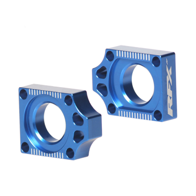 Bucșă bloc pentru axa spate RFX Pro Rear Axle Adjuster Blocks (Blue) YZ 125/250 02-08 YZF 250/450 02-08 Bucșă bloc pentru axa spate RFX Pro Rear Axle Adjuster Blocks (Blue) YZ 125/250 02-08 YZF 250/450 02-08