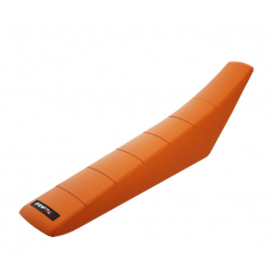 Husa Sa RFX Pro Ribbed Seat Cover - Orange KTM SX 85 Big wheel 19/16 18-25 Husa Sa RFX Pro Ribbed Seat Cover - Orange KTM SX 85 Big wheel 19/16 18-25