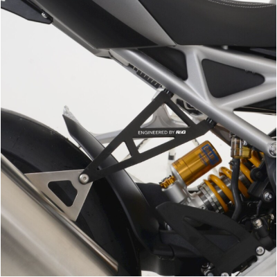 Placă pentru generare R&G RACING Rear Footrest Blanking Plate Kit & suporturi de evacuare negre - Triumph Speed Triple RS/RR Placă pentru generare R&G RACING Rear Footrest Blanking Plate Kit & suporturi de evacuare negre - Triumph Speed Triple RS/RR
