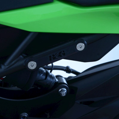Placă R&G RACING Rear Foot Rest Blanking Plate Suzuki GSX-S 1000GT 22-24 Placă R&G RACING Rear Foot Rest Blanking Plate Suzuki GSX-S 1000GT 22-24
