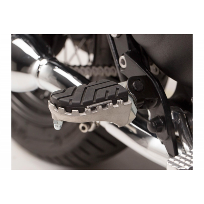 Scarite moto SW-MOTECH FOOTREST KIT ION BONNEVILLE 865