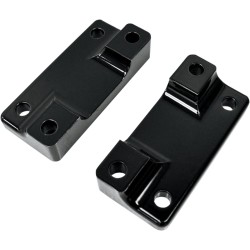 Adaptor pentru aripă față la furcă pentru aripă FLSTF negru DRAG SPECIALTIES 1410-0064 Adaptor pentru aripă față la furcă pentru aripă FLSTF negru DRAG SPECIALTIES 1410-0064