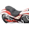 Șa turistică cu profil redus și spătar din vinil negru DRAG SPECIALTIES 0810-1577