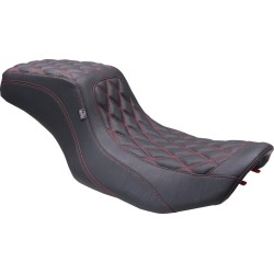 Șa squareback ddiamond black cherry thread MUSTANG SEATS 88415DC Șa squareback ddiamond black cherry thread MUSTANG SEATS 88415DC
