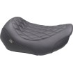 Șa largă Tripper - Solo - maro închis/cu cusături negre MUSTANG SEATS 89503 Șa largă Tripper - Solo - maro închis/cu cusături negre MUSTANG SEATS 89503 thumb