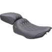 Șa largă Tripper - Solo - maro închis/cu cusături negre MUSTANG SEATS 89503 Șa largă Tripper - Solo - maro închis/cu cusături negre MUSTANG SEATS 89503 thumb