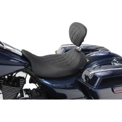Șa lată tripper solo cu spătar reglabil pentru șofer MUSTANG SEATS 79725 Șa lată tripper solo cu spătar reglabil pentru șofer MUSTANG SEATS 79725