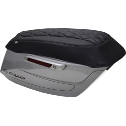Capac de lux pentru capacul portbagajului cu cusătură diamantată - negru cu cusătură neagră - FLH/FLT '23-'25 MUSTANG SEATS 88470 Capac de lux pentru capacul portbagajului cu cusătură diamantată - negru cu cusătură neagră - FLH/FLT '23-'25 MUSTANG SEATS 88470