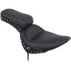 Șa originală monocomponentă 2-up cu capse și conchos MUSTANG SEATS 75303
