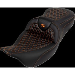 Șa RoadSofa - Honeycomb - cusătură portocalie - fără spătar SADDLEMEN 808-07B-18903 Șa RoadSofa - Honeycomb - cusătură portocalie - fără spătar SADDLEMEN 808-07B-18903