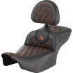 Șa RoadSofa - cu spătar - cusătură tip grilă - cusătură portocalie - extinsă SADDLEMEN 823-07-184B3 Șa RoadSofa - cu spătar - cusătură tip grilă - cusătură portocalie - extinsă SADDLEMEN 823-07-184B3 thumb