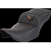 Șa RoadSofa - fără spătar - cusătură portocalie - extinsă SADDLEMEN 823-07-19003 Șa RoadSofa - fără spătar - cusătură portocalie - extinsă SADDLEMEN 823-07-19003 thumb