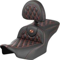 Șa RoadSofa - cu spătar - carbon - cusătură portocalie SADDLEMEN 823-07-206B3 Șa RoadSofa - cu spătar - carbon - cusătură portocalie SADDLEMEN 823-07-206B3