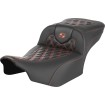 Șa RoadSofa - fără spătar - carbon - cusătură portocalie - extinsă SADDLEMEN 823-07-20703 Șa RoadSofa - fără spătar - carbon - cusătură portocalie - extinsă SADDLEMEN 823-07-20703 thumb
