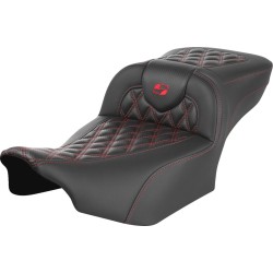 Șa RoadSofa - fără spătar - carbon - cusătură roșie - extinsă SADDLEMEN 823-07-20704 Șa RoadSofa - fără spătar - carbon - cusătură roșie - extinsă SADDLEMEN 823-07-20704