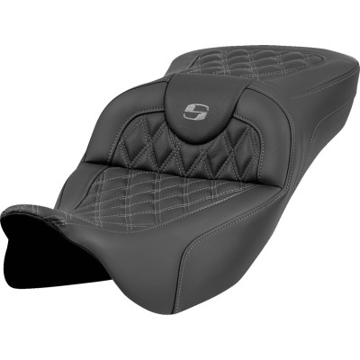 Șa Roadsofa - cusătură tip lattice - cusătură gri - extinsă - fără spătar SADDLEMEN 808-07B-18402 Șa Roadsofa - cusătură tip lattice - cusătură gri - extinsă - fără spătar SADDLEMEN 808-07B-18402