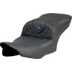 Șa Roadsofa - Cusătură Dragon Scale - cusătură albastră - fără spătar SADDLEMEN 823-07-20801 Șa Roadsofa - Cusătură Dragon Scale - cusătură albastră - fără spătar SADDLEMEN 823-07-20801 thumb