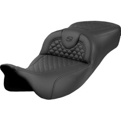 Șa Roadsofa extended reach - Dragon Scale Stitch - cusătură neagră - fără spătar SADDLEMEN 808-07B-20900 Șa Roadsofa extended reach - Dragon Scale Stitch - cusătură neagră - fără spătar SADDLEMEN 808-07B-20900