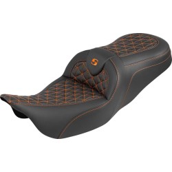 Șa RoadSofa Tri Gripper - rază standard - cusătură portocalie - fără spătar SADDLEMEN 808-07B-21003 Șa RoadSofa Tri Gripper - rază standard - cusătură portocalie - fără spătar SADDLEMEN 808-07B-21003