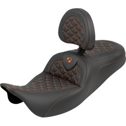 Șa RoadSofa Tri Gripper - rază standard - cusătură portocalie - fără spătar SADDLEMEN 808-07B-210B3 Șa RoadSofa Tri Gripper - rază standard - cusătură portocalie - fără spătar SADDLEMEN 808-07B-210B3