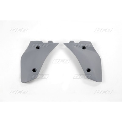 Capace inferioare radiator HUSQVARNA CR/WR 125/250/300 grafit UFO PLAST HU03320#380 Capace inferioare radiator HUSQVARNA CR/WR 125/250/300 grafit UFO PLAST HU03320#380