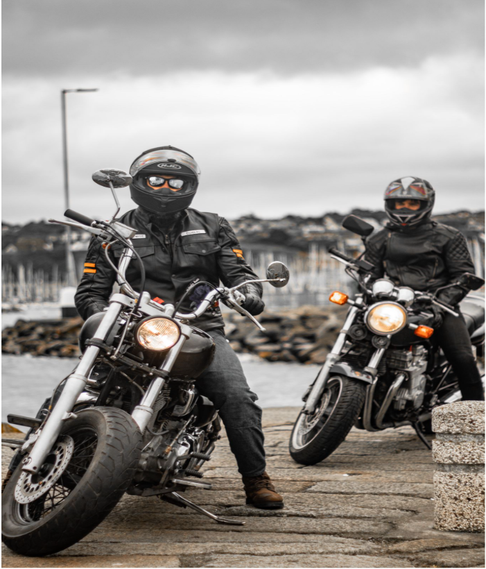 pantalonii moto sunt o parte importanta din echipament