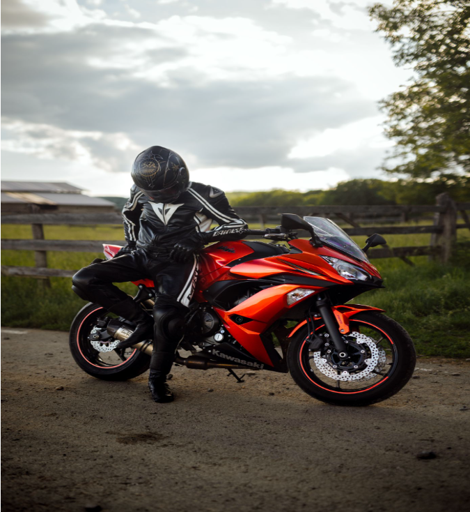Piele naturala este cea mai buna alegere pentru pantaloni moto